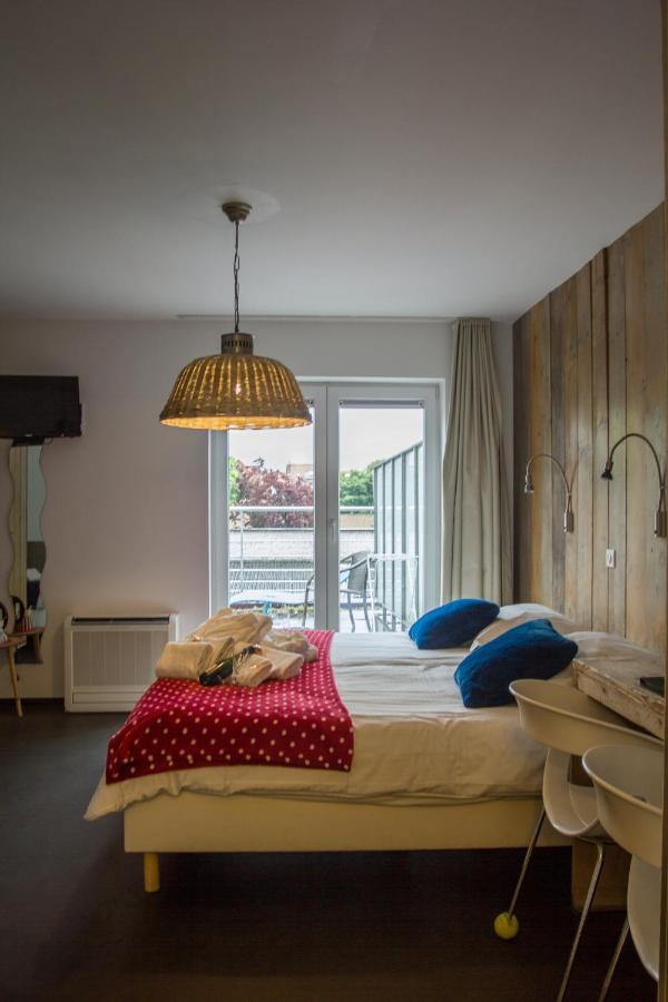 Hotel Aan Zee De Panne Esterno foto