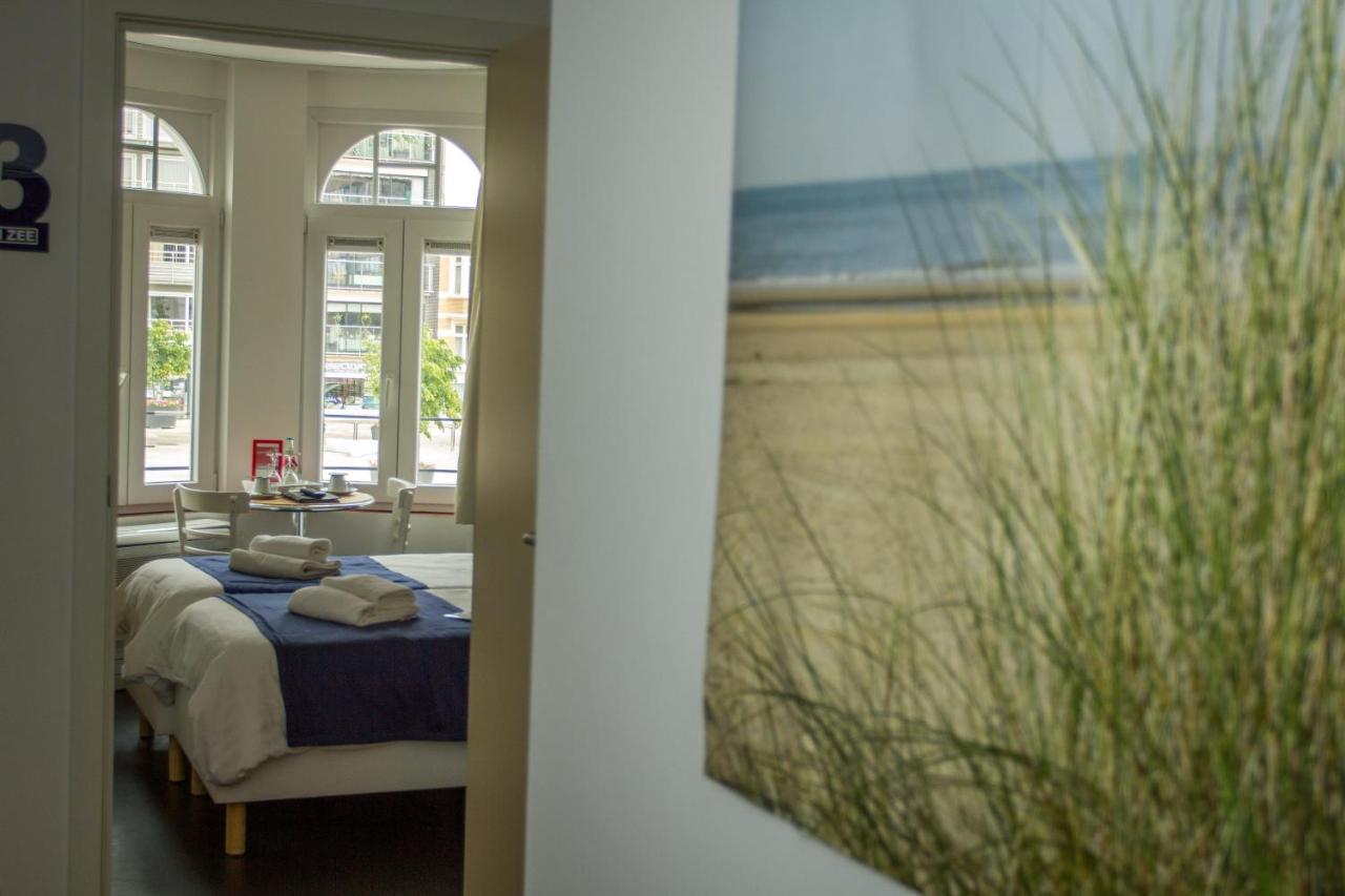 Hotel Aan Zee De Panne Esterno foto
