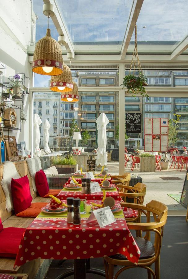 Hotel Aan Zee De Panne Esterno foto